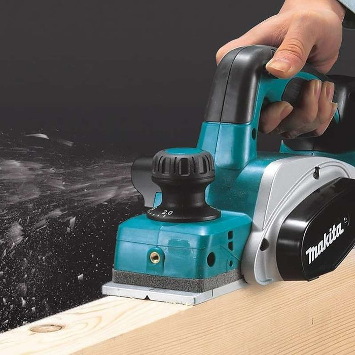 Rabot sans fil MAKITA DKP180ZJ 18 V 82 mm